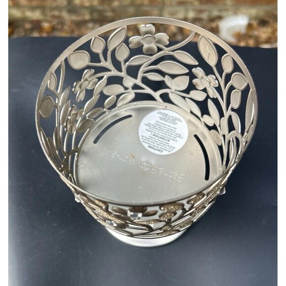 Bath And Body Works Christmas Fresh Balsam Candle & Candle Pedestal Holder - Picture 4 of 9